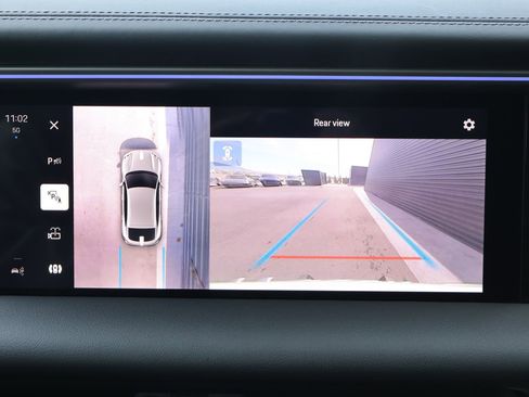 Certified 2025 Porsche Macan 4 Electric AWD/4WD image 19