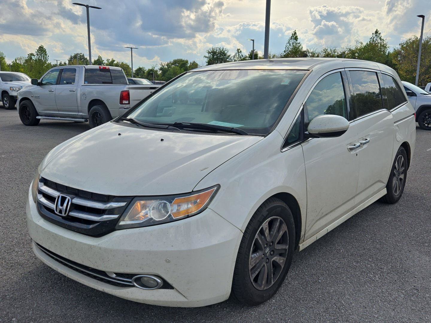 Used 2015 Honda Odyssey Touring image 3