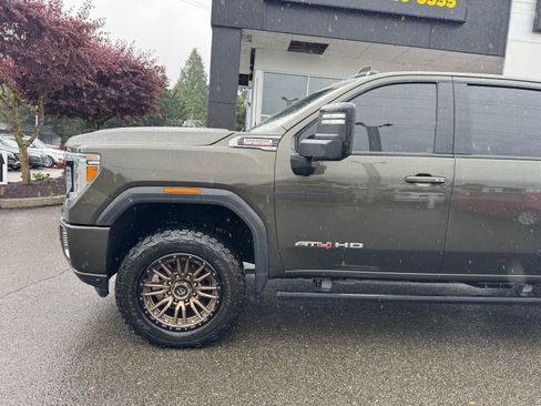 Used 2022 GMC Sierra 2500 AT4 w/ AT4 Preferred Package AWD/4WD image 3