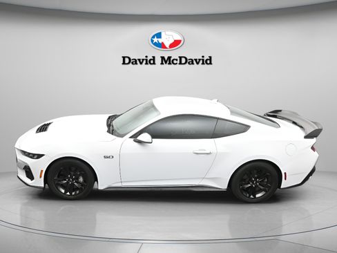 Used 2025 Ford Mustang GT RWD image 34
