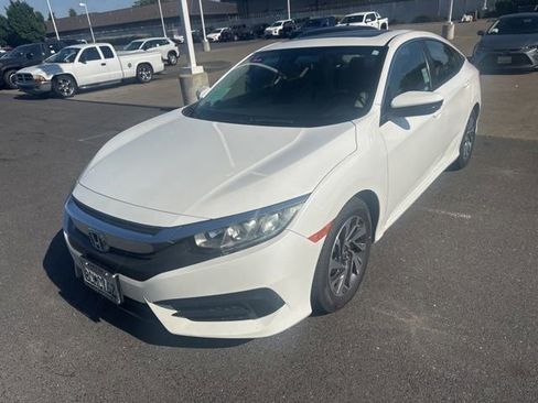 Used 2018 Honda Civic EX image 2