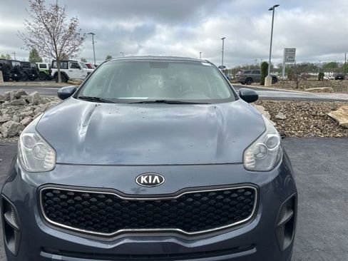 Used 2018 Kia Sportage LX image 2