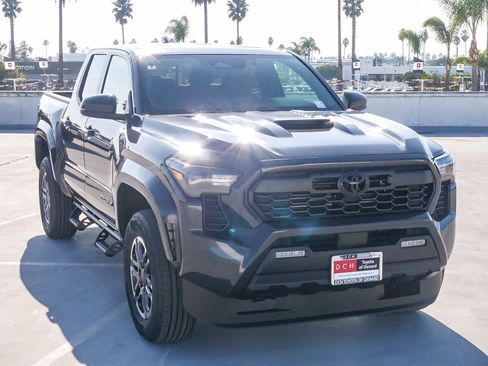 New 2026 Toyota Tacoma TRD Sport image 4