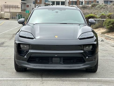 New 2025 Porsche Macan 4S Electric image 11