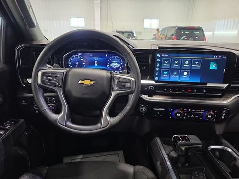 Used 2025 Chevrolet Silverado 1500 LTZ w/ LTZ Convenience Package II AWD/4WD image 10