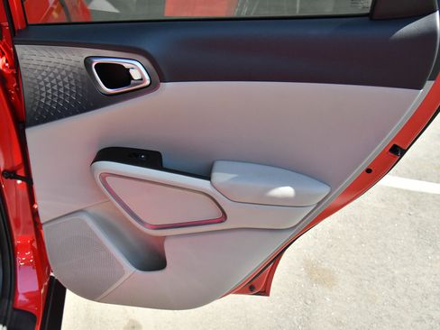 Used 2024 Kia Soul EX image 40