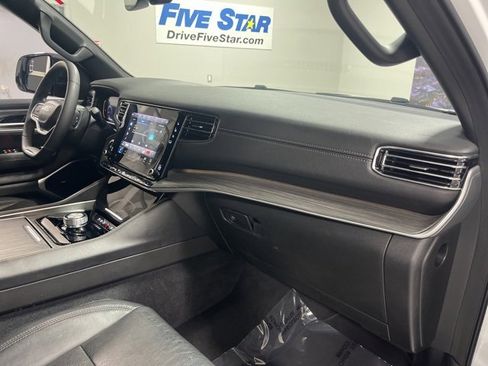 Used 2024 Jeep Wagoneer Series II image 26