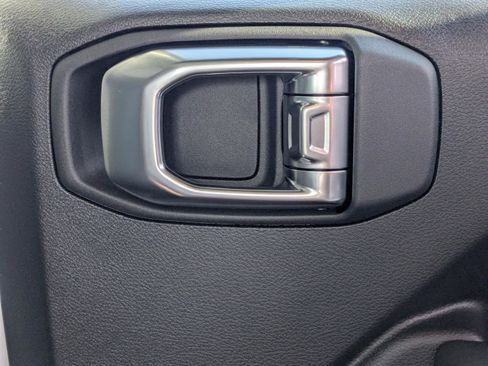 New 2025 Jeep Gladiator Sport image 11