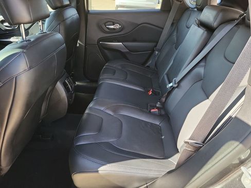 Used 2022 Jeep Cherokee Latitude Lux image 23