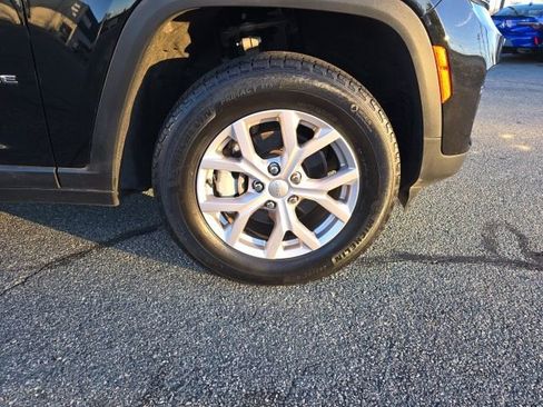 Used 2022 Jeep Grand Cherokee Limited image 10