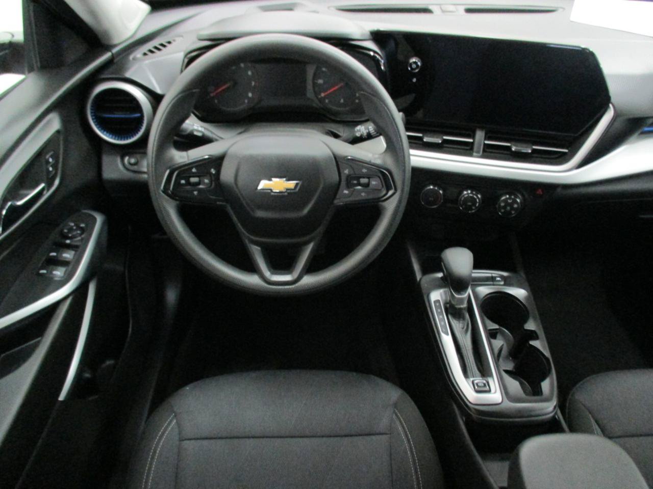 Used 2024 Chevrolet Trax LS FWD image 14