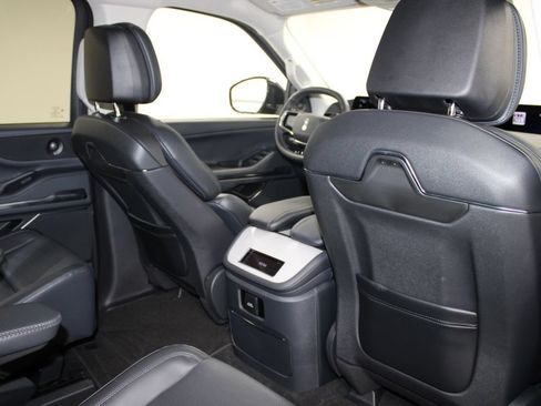New 2027 Lincoln Navigator L Premier RWD image 35