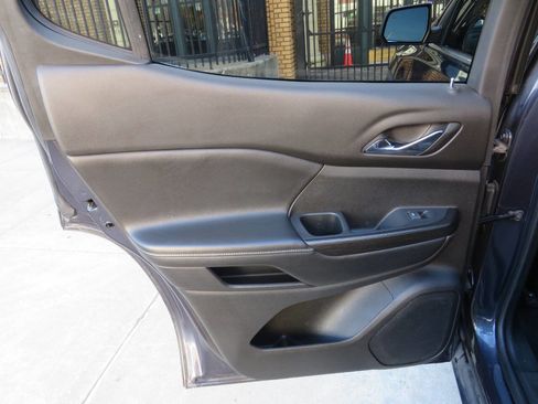 Used 2019 GMC Acadia SLT image 31