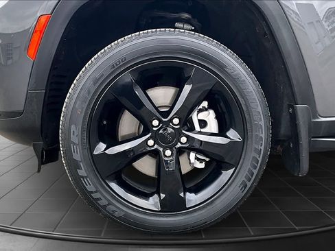 Used 2023 Jeep Grand Cherokee L Altitude image 8