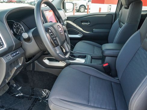 Used 2024 Nissan Frontier SV RWD image 20