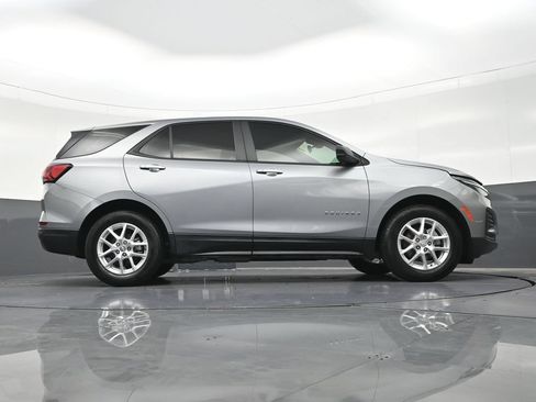 Used 2024 Chevrolet Equinox LS w/ Driver Confidence II Package FWD image 32