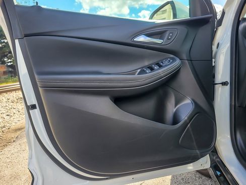 Used 2024 Buick Encore GX Sport Touring image 16