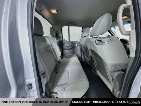 Used 2011 Nissan Frontier SV AWD/4WD image 23
