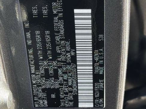 Certified 2025 Toyota Highlander LE FWD image 31