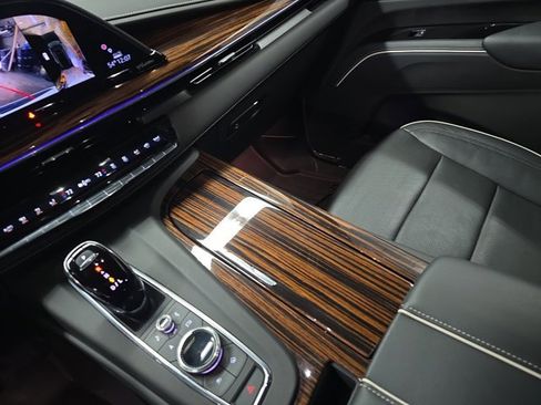 Used 2023 Cadillac Escalade Premium Luxury w/ Performance Package image 25