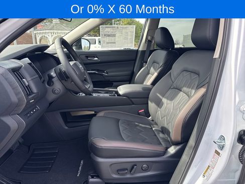 New 2026 Nissan Pathfinder Platinum image 9