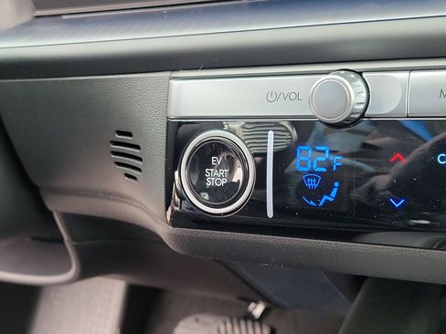 New 2025 Hyundai Ioniq 6 SEL image 28