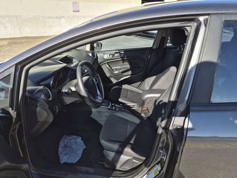 Used 2018 Ford Fiesta SE image 8