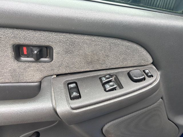 Used 2003 Chevrolet Silverado 2500 LS AWD/4WD image 12