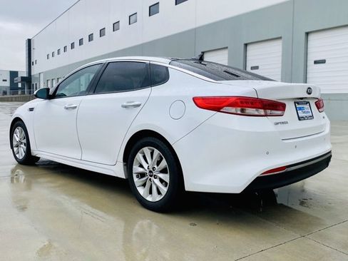 Used 2017 Kia Optima EX w/ Premium Package image 7