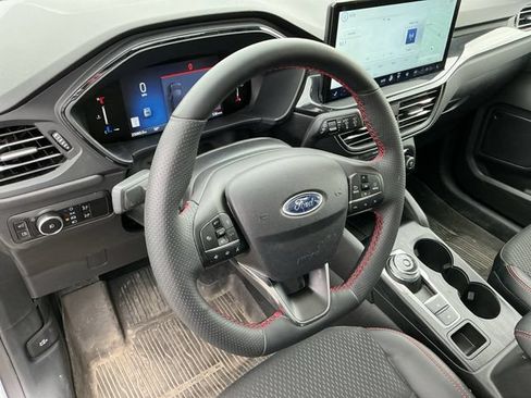 Used 2025 Ford Escape ST-Line Select w/ Tech Pack #1 AWD/4WD image 9