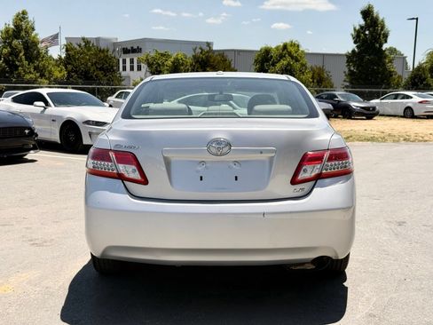 Used 2010 Toyota Camry LE FWD image 8