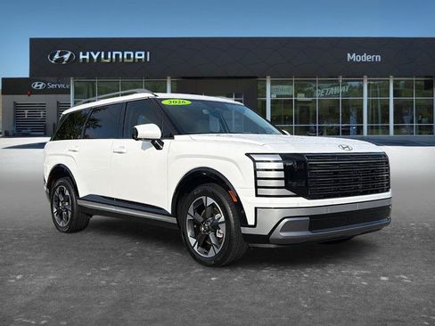 Certified 2026 Hyundai Palisade Limited AWD/4WD image 3