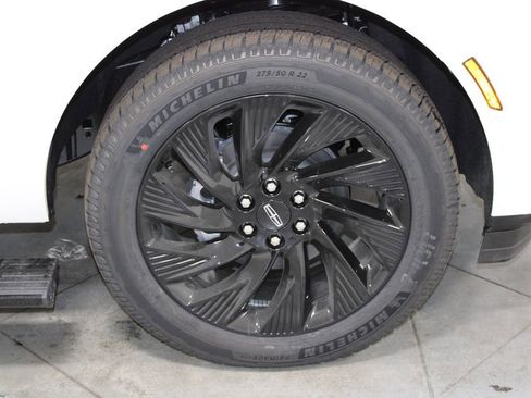 New 2025 Lincoln Navigator Reserve w/ Jet Appearance Package AWD/4WD image 12