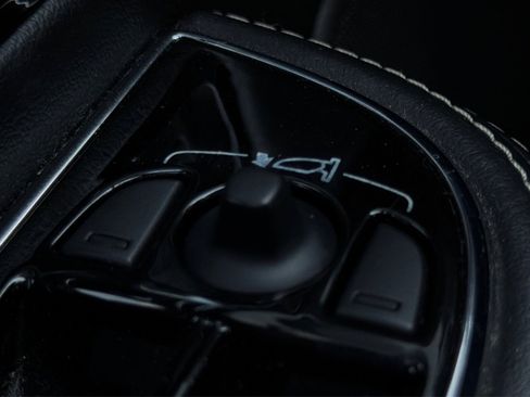 Used 2016 Jaguar XJ L Portfolio image 41