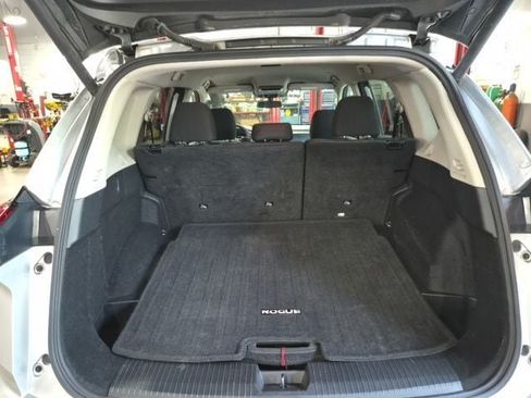Used 2024 Nissan Rogue SV AWD/4WD image 8