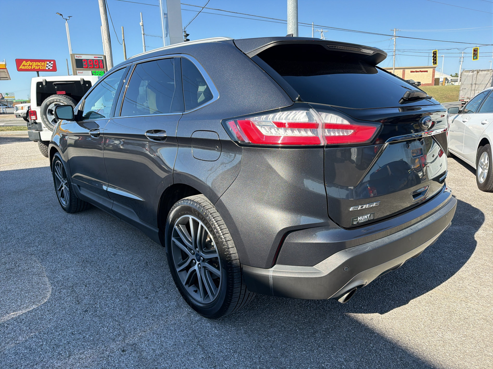 Used 2020 Ford Edge Titanium FWD image 7