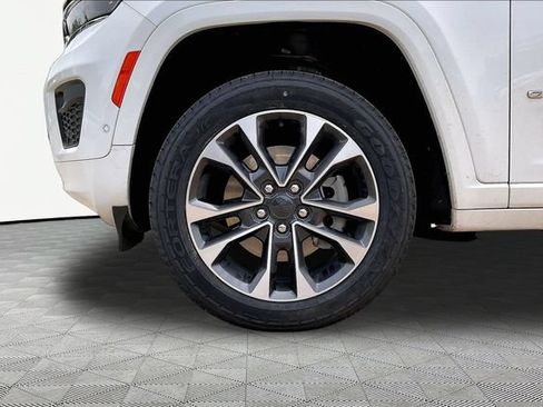 Used 2023 Jeep Grand Cherokee L Overland w/ Rear Seat Video Group I AWD/4WD image 22