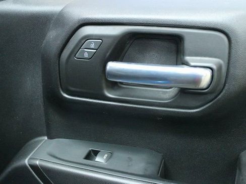 Used 2023 Chevrolet Silverado 1500 Custom image 9