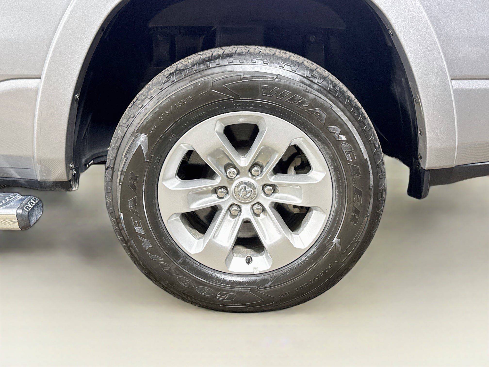 Used 2022 RAM 1500 Laramie AWD/4WD image 28