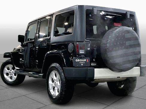 Used 2015 Jeep Wrangler Unlimited Sahara w/ Connectivity Group image 10