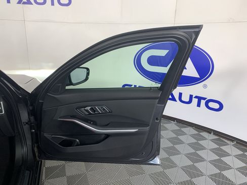 Used 2020 BMW 330i xDrive Sedan w/ Convenience Package image 39