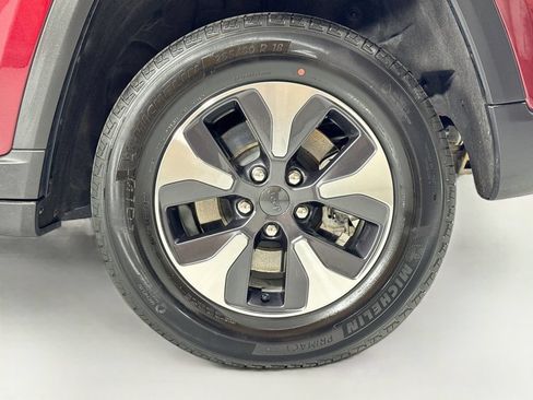 Used 2023 Jeep Grand Cherokee 4WD 4xe image 9