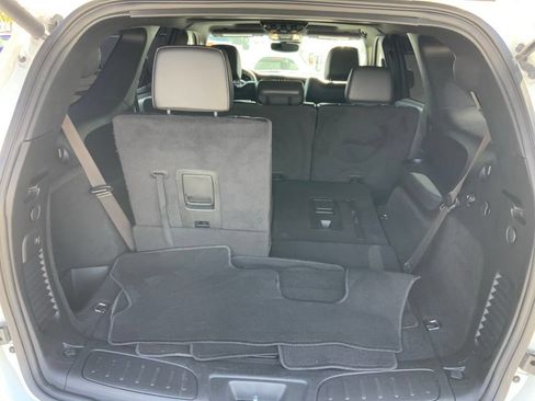 Certified 2023 Dodge Durango R/T RWD image 8