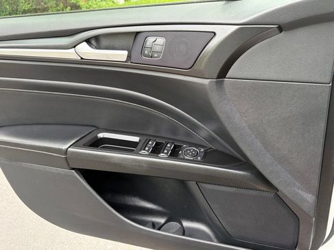 Used 2018 Ford Fusion Titanium AWD/4WD image 25