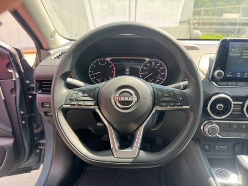 Used 2024 Nissan Sentra SV FWD image 13