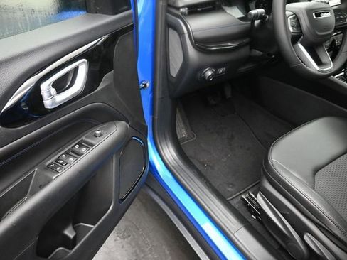 New 2026 Jeep Compass Latitude image 14