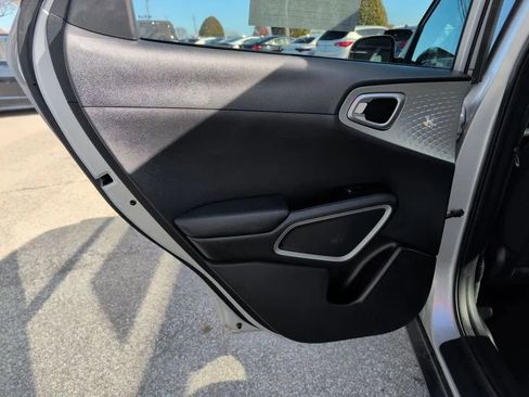 Used 2020 Kia Soul LX FWD image 16