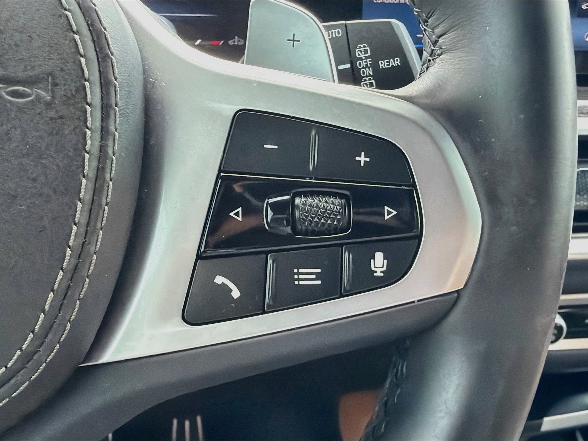 Certified 2025 BMW X5 sDrive40i w/ M Sport Package RWD image 38