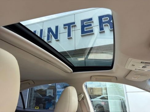 Used 2016 Lexus ES 350 w/ Premium Package w/Wood Trim FWD image 27