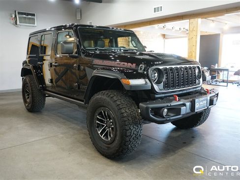 Used 2026 Jeep Wrangler Unlimited Rubicon AWD/4WD image 3